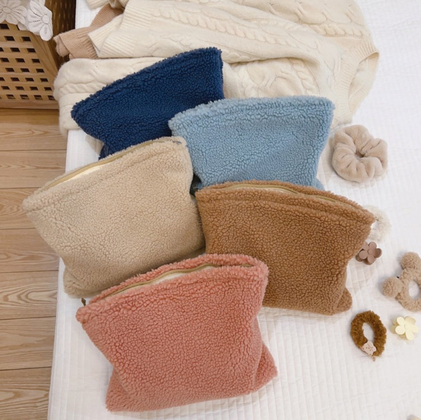 Fur Cosmetic Zipper Pouch - ZoocomingTree