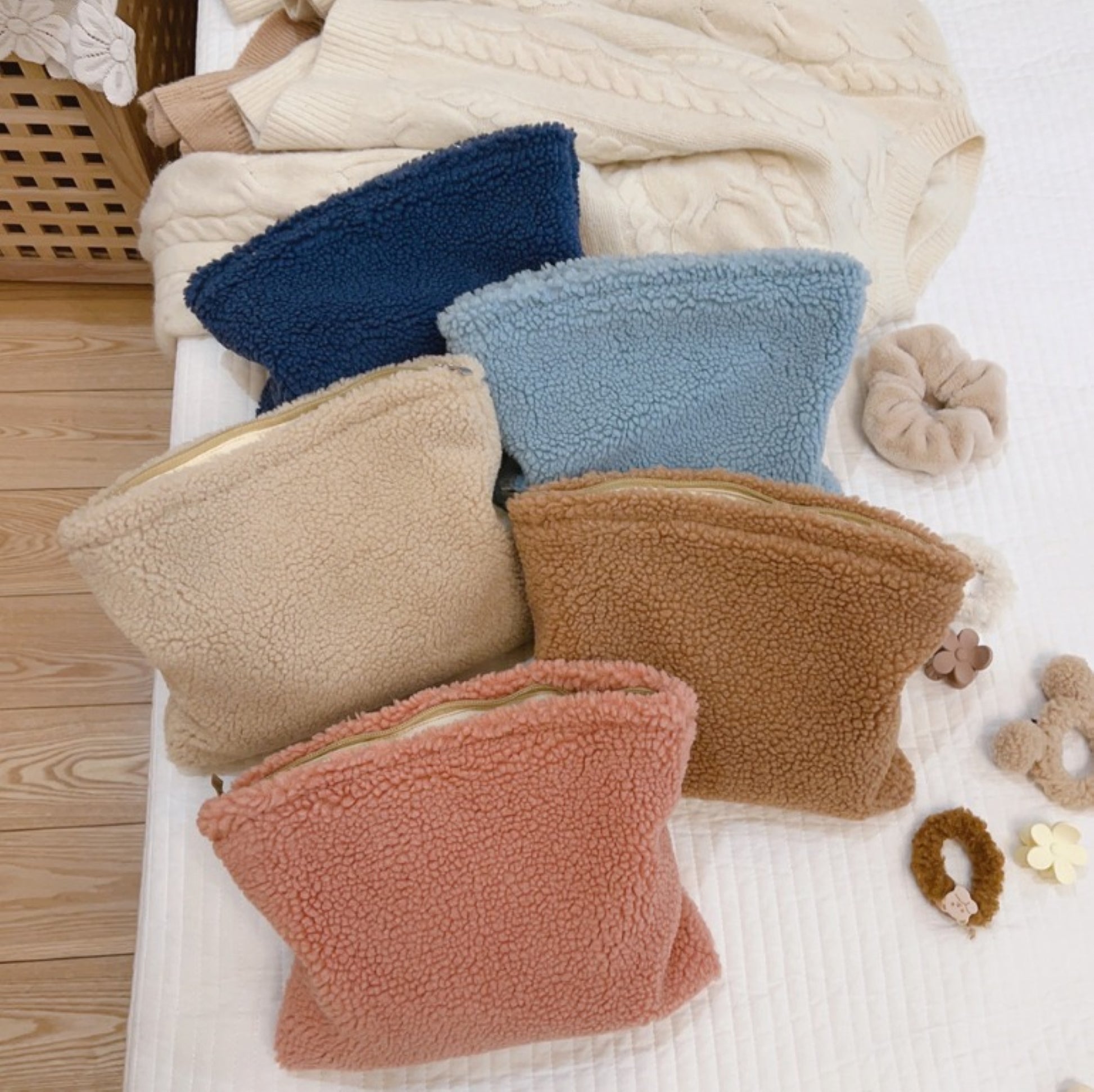 Fur Cosmetic Zipper Pouch - ZoocomingTree