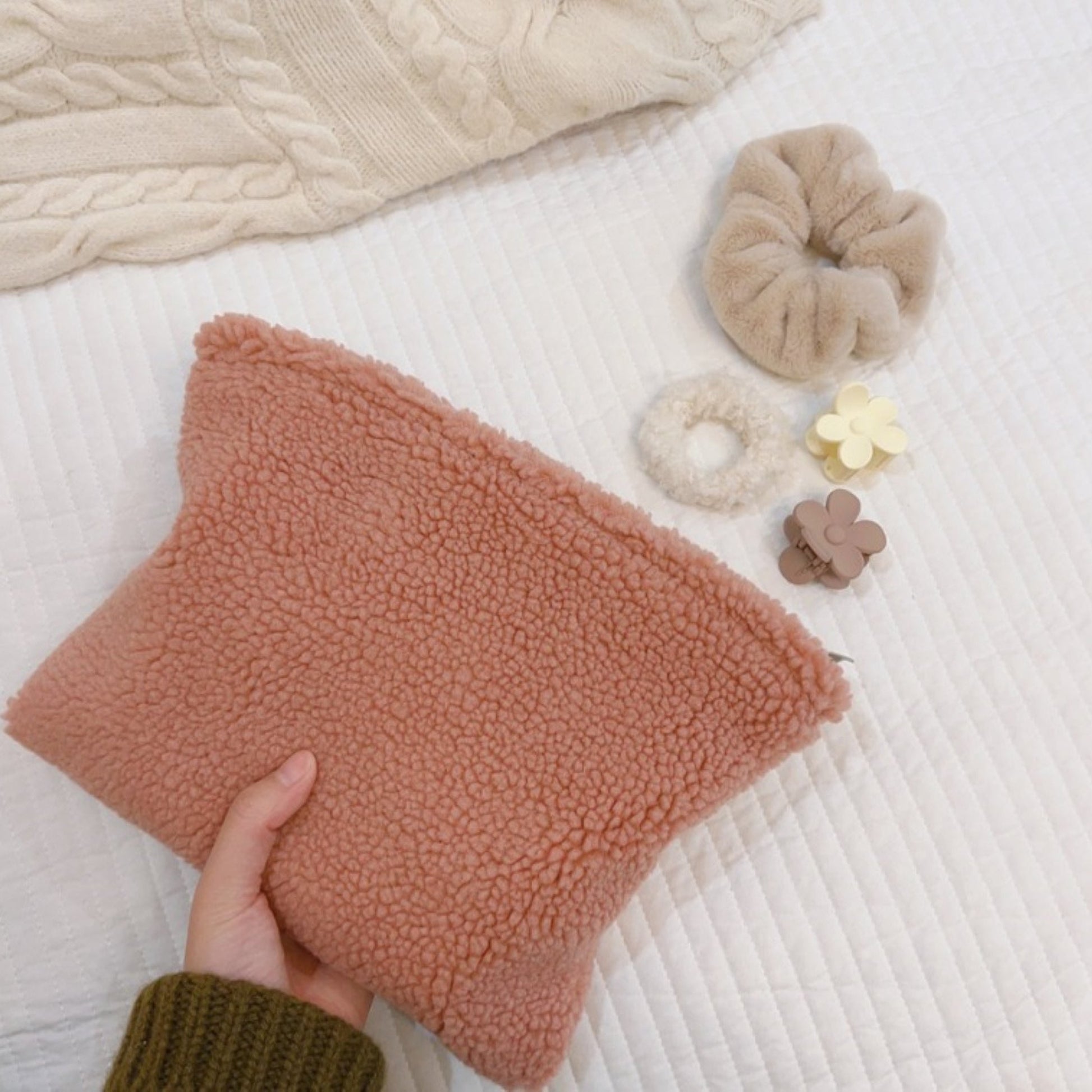 Fur Cosmetic Zipper Pouch - ZoocomingTree