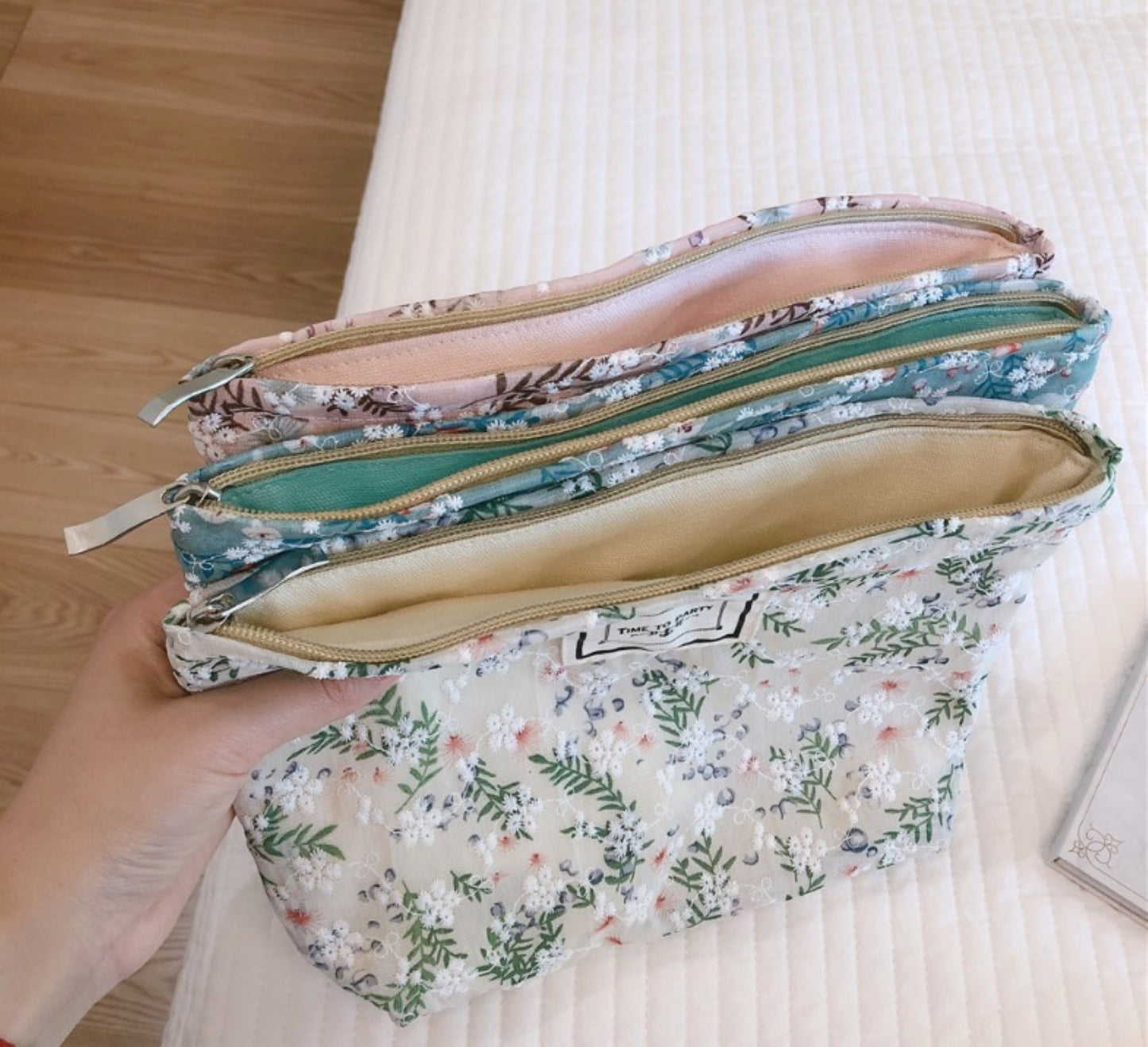 Flower Embroidered Canvas Makeup Pouch - ZoocomingTree