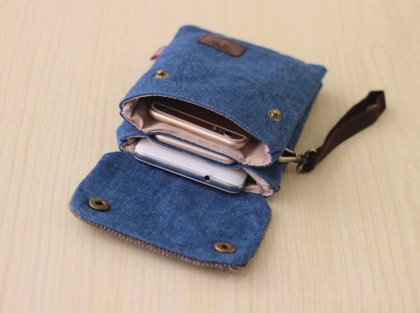 Comfy Denim Phone Purse - ZoocomingTree