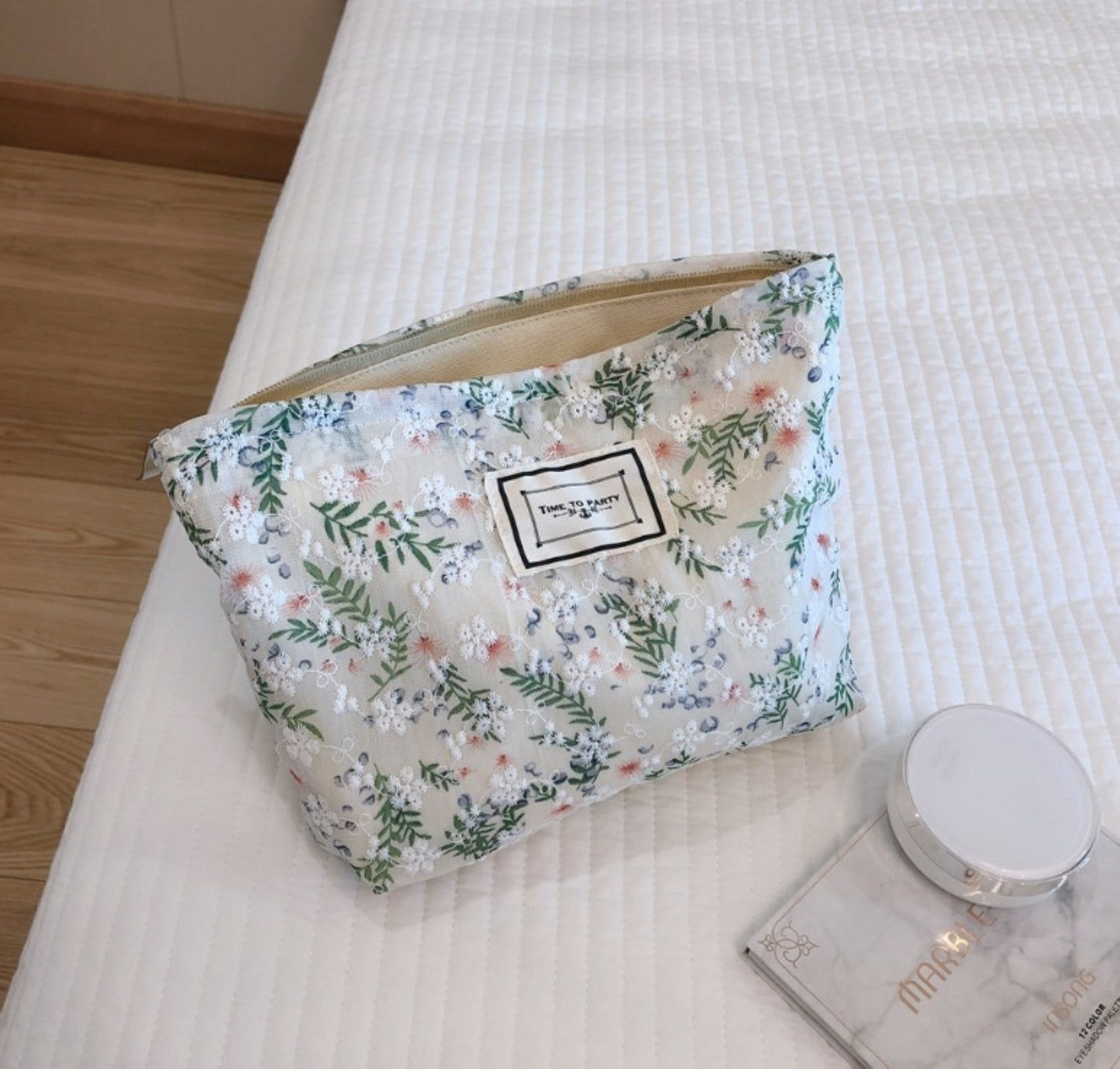 Flower Embroidered Canvas Makeup Pouch - ZoocomingTree