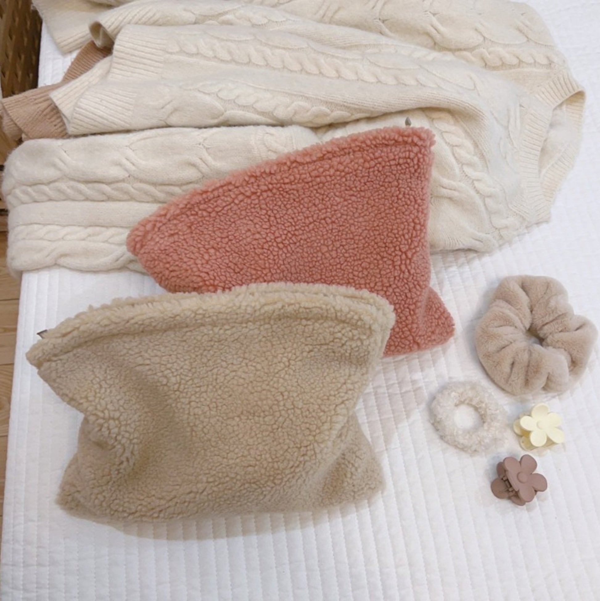 Fur Cosmetic Zipper Pouch - ZoocomingTree